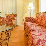 The Museum - Wonderful Super Central Apartment
