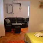 Victoria Studio