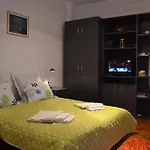 Victoria Studio