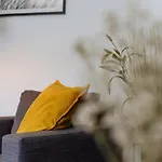 Downtown Friendly Studio