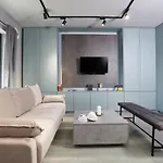 Lovely Industrial Studio With Netflix