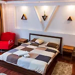 Charming And Intimate Getaway In Bucharest - Near Unirii Square
