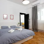 Lovely Apartment With 2 Bedrooms