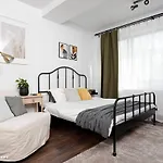 Modern Condo Near Morii Lake