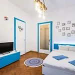 Mediterranean Studio In Bucharest City Center