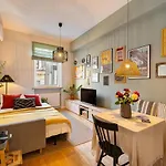 Bohemian Apartment In Old Town - Self Check-In