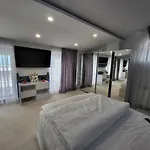 Large Luxury Apartment - Penthouse - Terrace