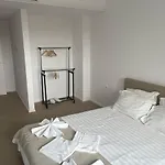 Cortina Academy - Ana\'S Apartments
