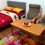 Lovely 1 Bedroom Apartment With Free Street Parking
