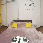 Vlad\'S Unirii Home