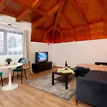 One Love Central Cottage