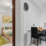 Central Studio Emerald