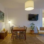 Central Apartment - Nido\'S Area