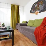 Central Apartment Very Close To Old City