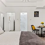 Brand New Studio - Old Town