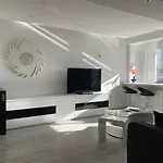Luxury Two Room Apartment Residence Militari M3