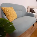 Bright & Relaxing Stay Studio