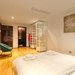 Luxurious 3 Bedroom Apartment In Herastrau