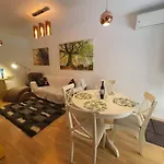Sector 1 Garden Boutique Apartment