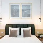 Cozy Cheerful In Center Bucharest