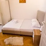 Cozy And Convenient 1Br Apartment Near Bucharest\'S Best Attractions