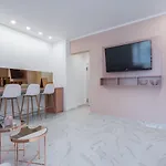 Fantastic City Center Apartment