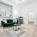 Four Bedroom Apartment, Old Town Bucharest