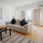 City Center Apartment With Skyline View