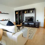 City Center Apartment With Skyline View