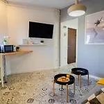 One Bedroom Flat In Bucharest\'S Historic District