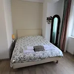 Lovely City Center Apartment - Free Minibar
