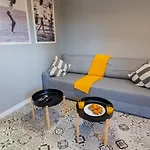 One Bedroom Flat In Bucharest\'S Historic District