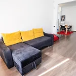 Cozy & Spacious Flat Near Victoriei Square