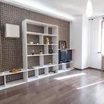 Cozy & Spacious Flat Near Victoriei Square