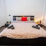 Cozy & Spacious Flat Near Victoriei Square