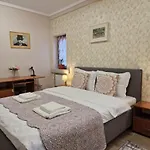 Laroka House Arty And Cosy Studio Universitate Center