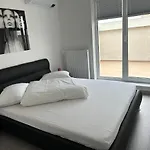 Fabulous Penthouse Lakeview W20