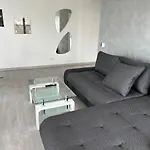 Fabulous Penthouse Lakeview W20