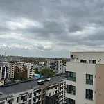 Fabulous Penthouse Lakeview W20