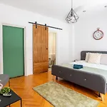 Elegant Apartment In Heart Of Bucharest