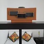 Ema\'S Spacious Studio Bucharest