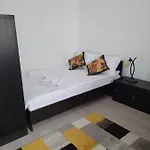 Ema\'S Spacious Studio Bucharest