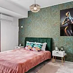 Cozy Special City Center - Old Town Apartment With Terrace