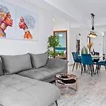 Cozy Special City Center - Old Town Apartment With Terrace