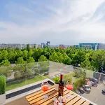 Union Plaza - Balcony Delight In City Center