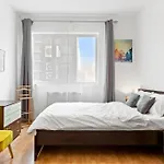Spacious Central 3 Rooms