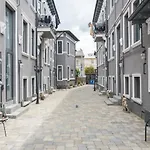 Blue-Line-Apartment-Unirii