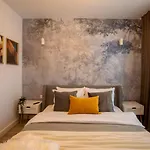 Stunning 1Br Retreat In North District