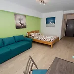Studio Moghioros Rezidence 2