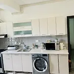 Dream Sury Apartment - Metrou Leonida, Spital Obregia